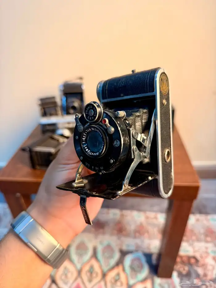 عشرة كاميرات تراثية مطوية  أغلب اعمارهن من ثمانين سنة وطالع 6