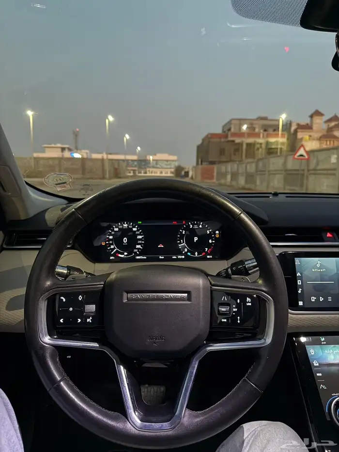 لاند روفر فيلر 2023 19