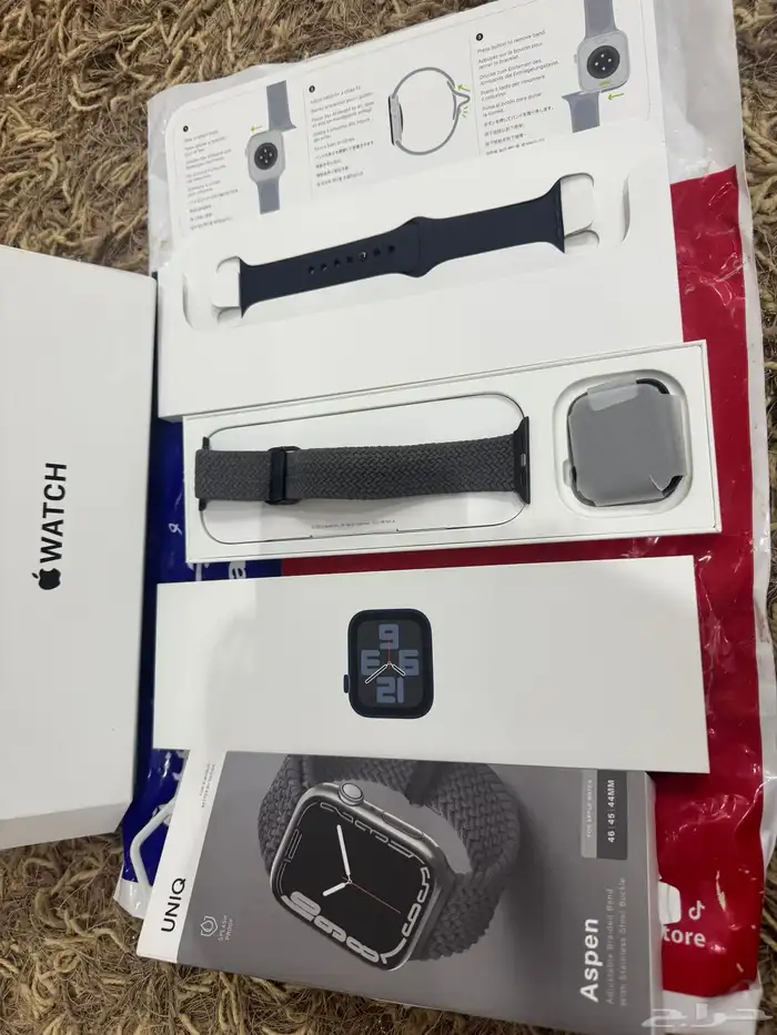 ساعة ابل للبيع اخت الجديد عليه ضمان سنه 1