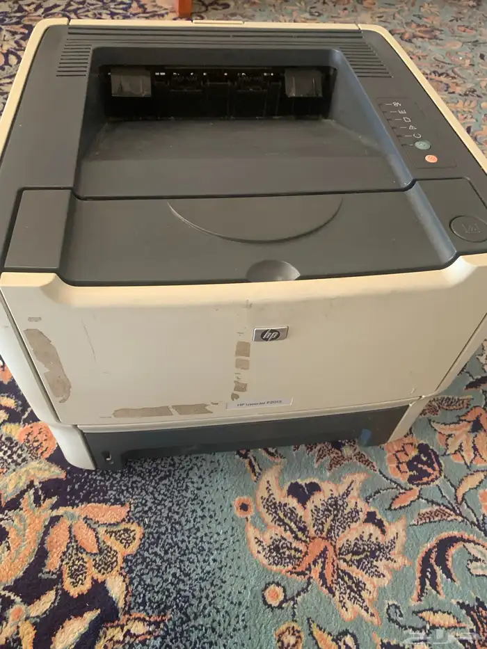 كمبيوتر قديم تراثي مع طابعه 5