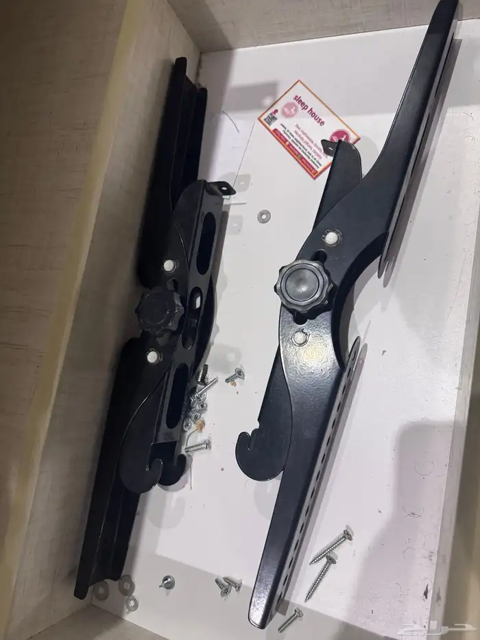 طاولة و شاشه سامسونج 3