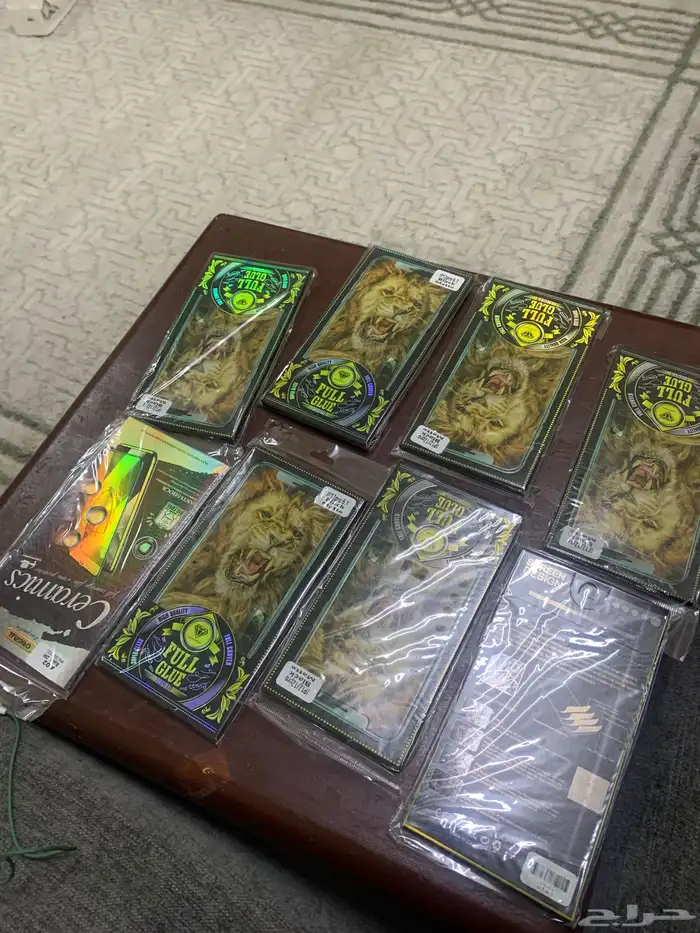 شاشه حمايه فيه مفتوح 7 حبات بس جديد والمسكرين ثمن حبات 1