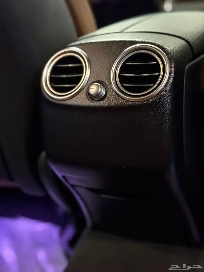 مرسيدس GLC200 موديل 2022 24