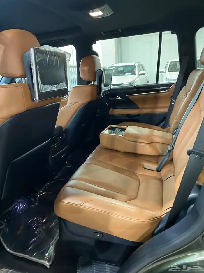 لكزس LX 570 2021 ممشى قليل 9