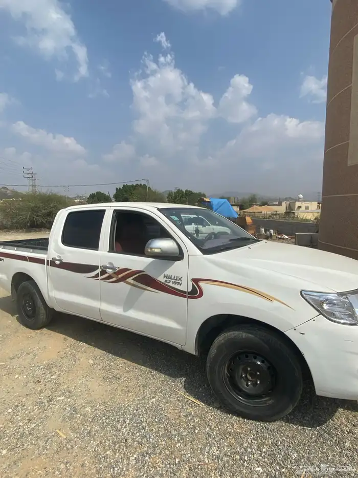 هايلكس 2013 نظيفه مشالله تبارك الله الى البيع 3