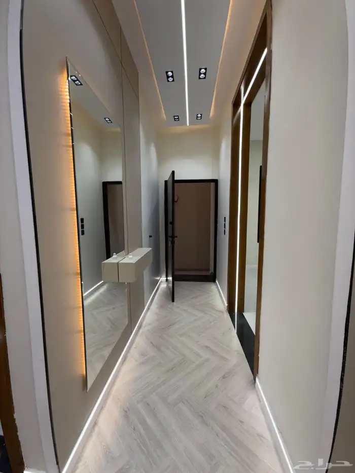 للبيع شقق ارضيه ببايكة سيارة وشقق علويه بمصعد ف حي الموسي 11