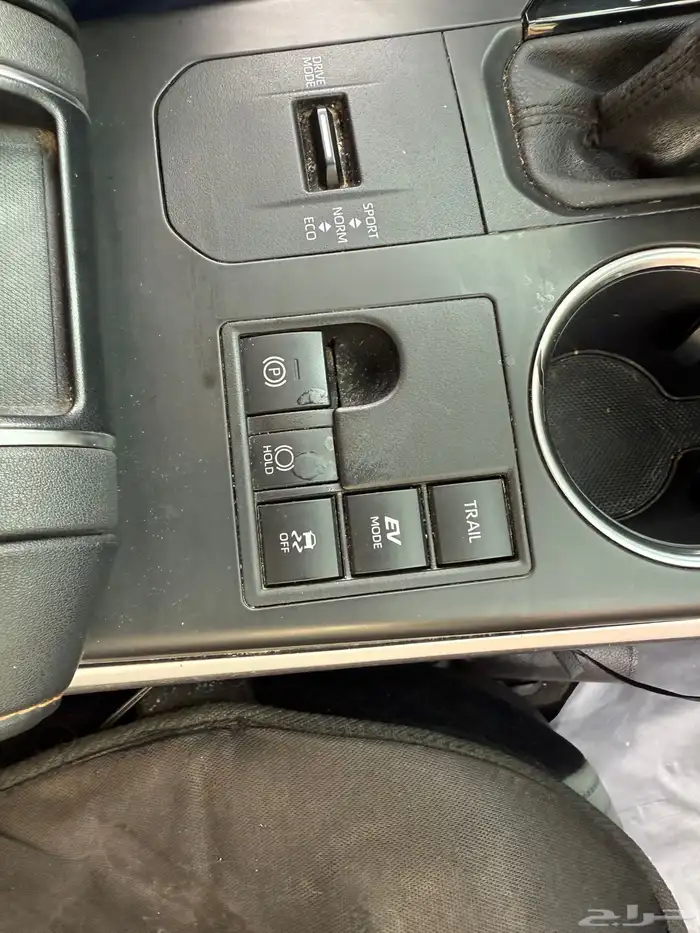 تويوتا هايلاندر 2023 فئه برونز ديشن نظيفه جدا 13