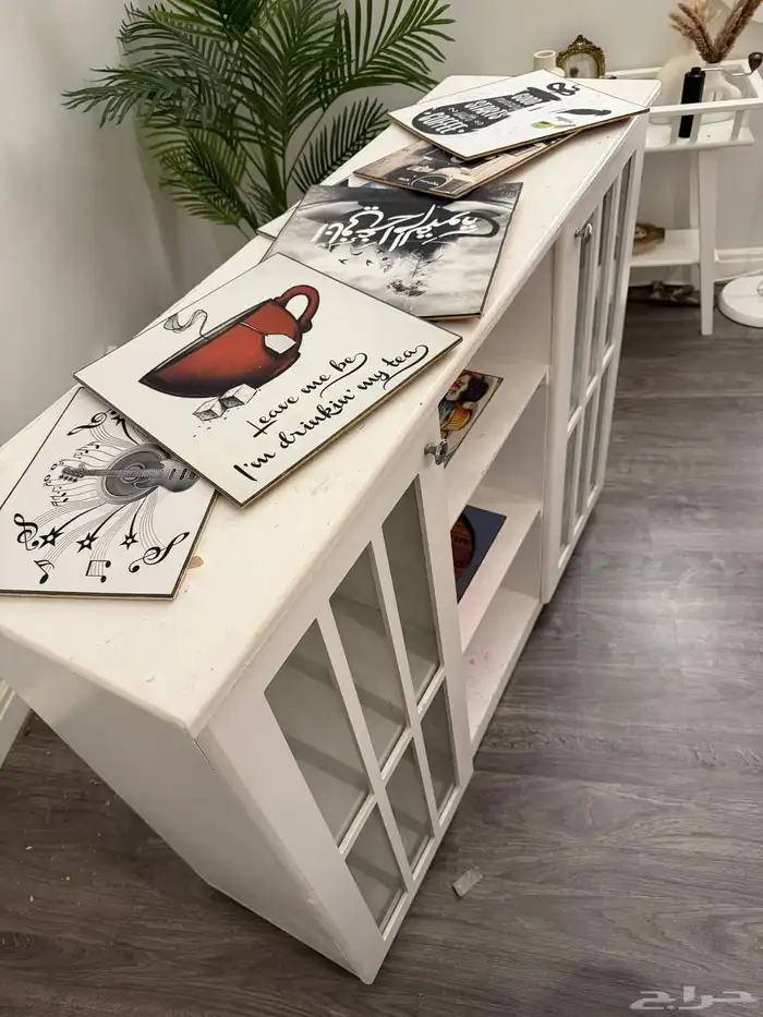 طاوله كوفي مع لوحات خشبيه 1