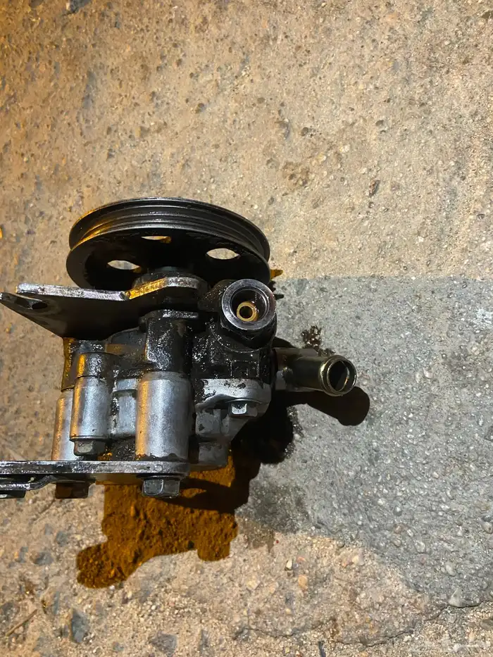 علبه دركسون فوقاني كامري من 1997 الا 2002 1