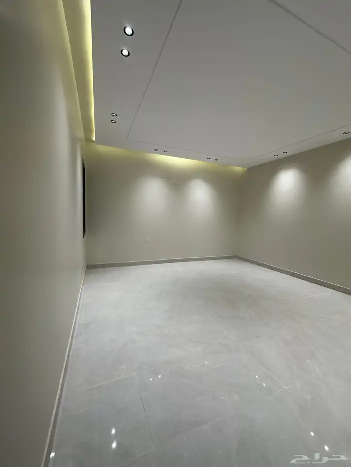 للبيع ادوار مع مساحات كبيرة بمداخل مستقلة المحالة - ابها 10