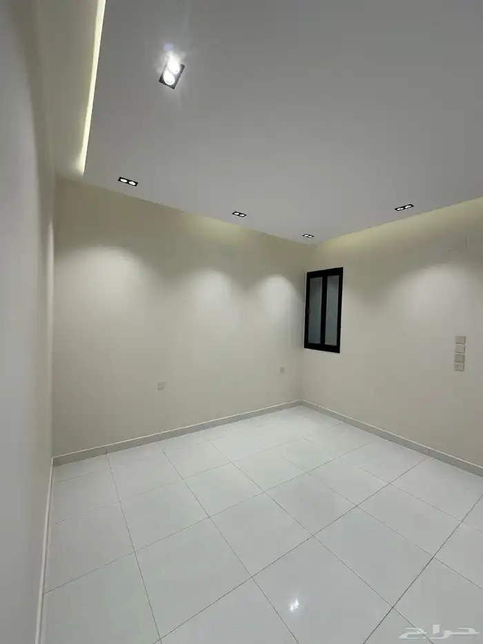 للبيع شقة دور ارضي 570 الف بجوار المسجد والخدمات حي التحلية 4