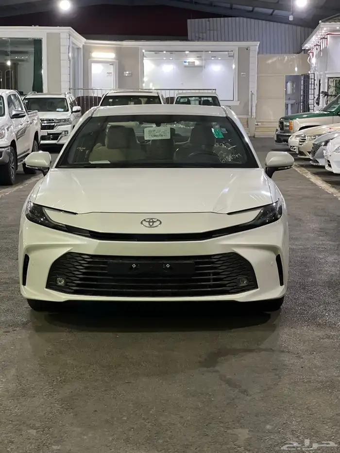 كامري 2025 فئة E ابيض جديد اصفار ب 110500 1