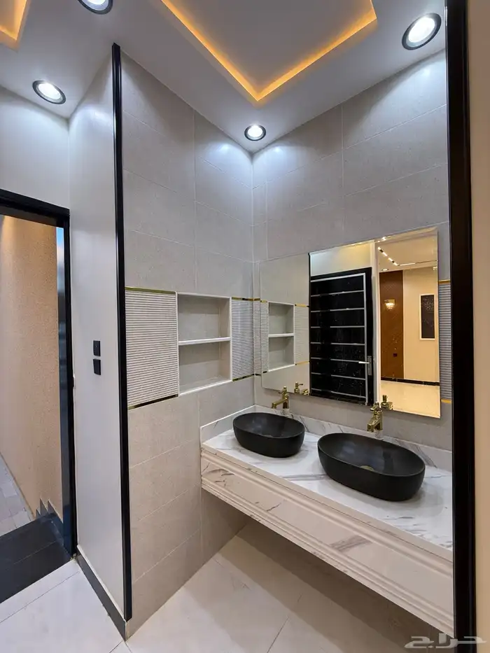 للبيع شقه دور ارضى بحوش بموقع مكتمل الخدمات بحى الموسى 9