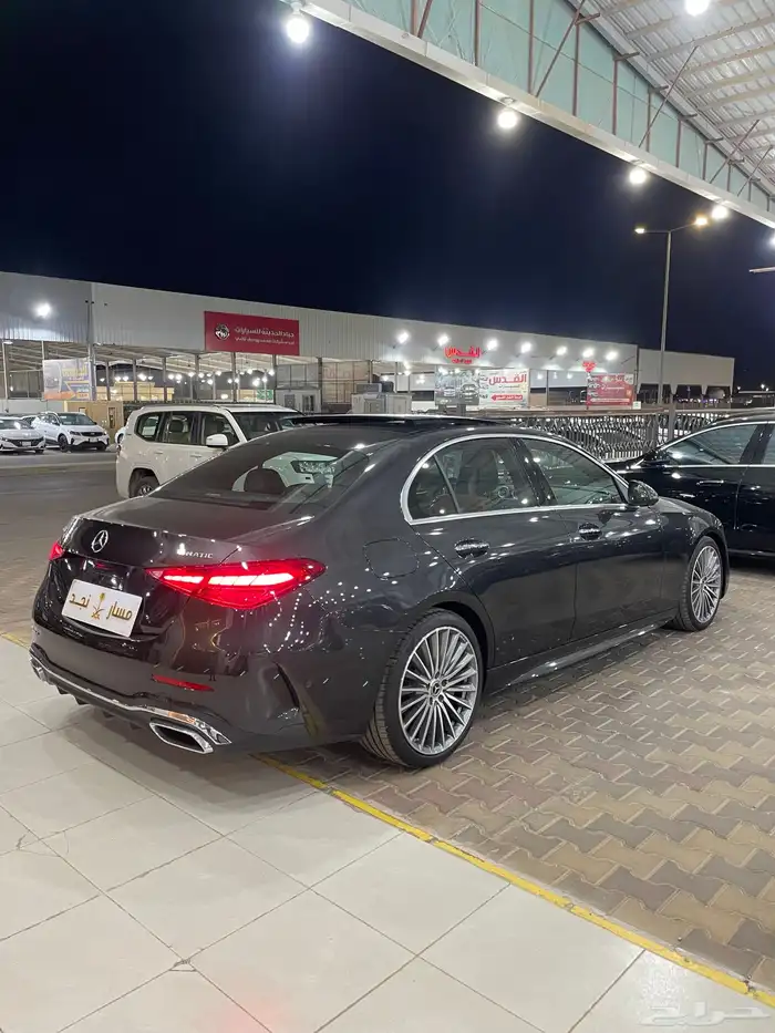 مرسيدس C300 موديل 2023 فل كامل 9