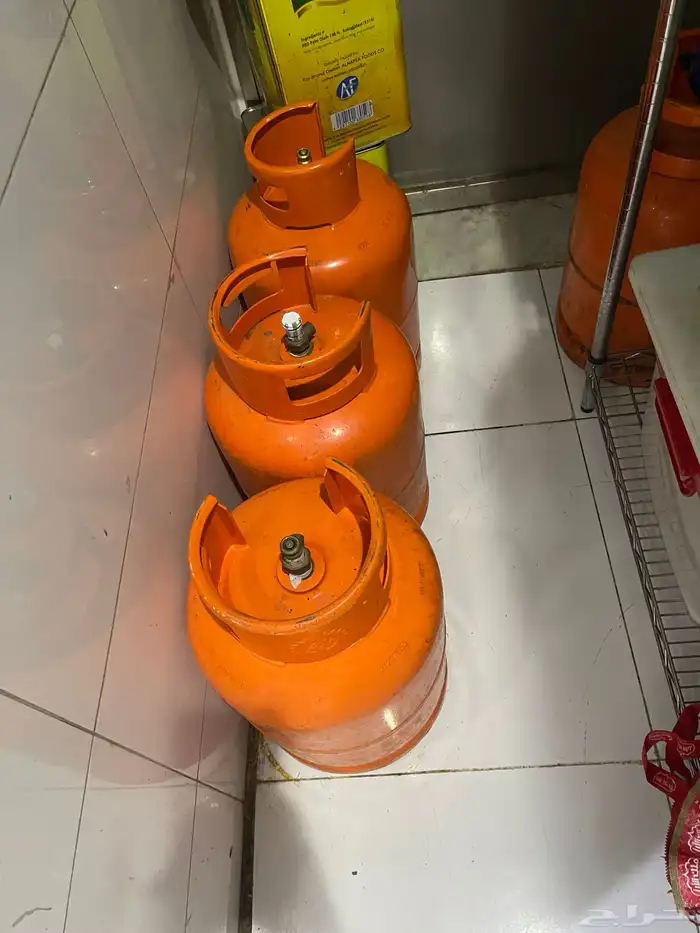 مركبات طبخ كبيره وقدور ذبايح جديده واسطوانات 6