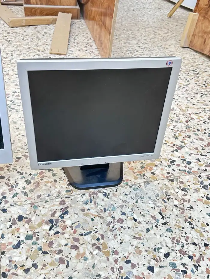 شاشة كميوتر شاشات كمبيوتر حاسب مكتبي 2