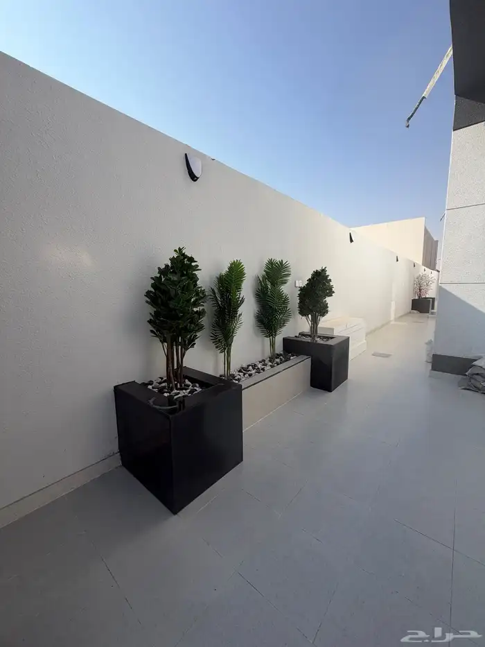 شقق ارضيه حي البوادي 1