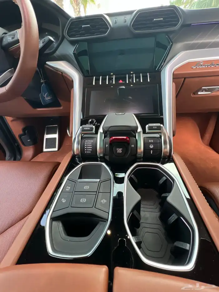 لمبرجيني اوروس S عداد 4 الاف صيانة 5 سنوات إضافية مجانا 45