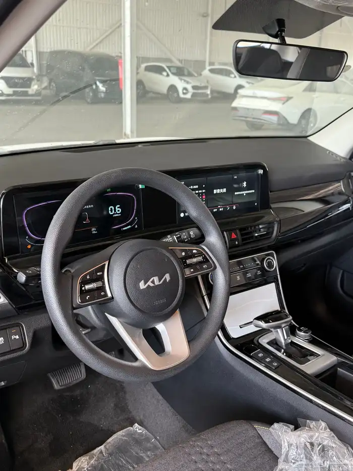 كيا سيلتوس 2025 12