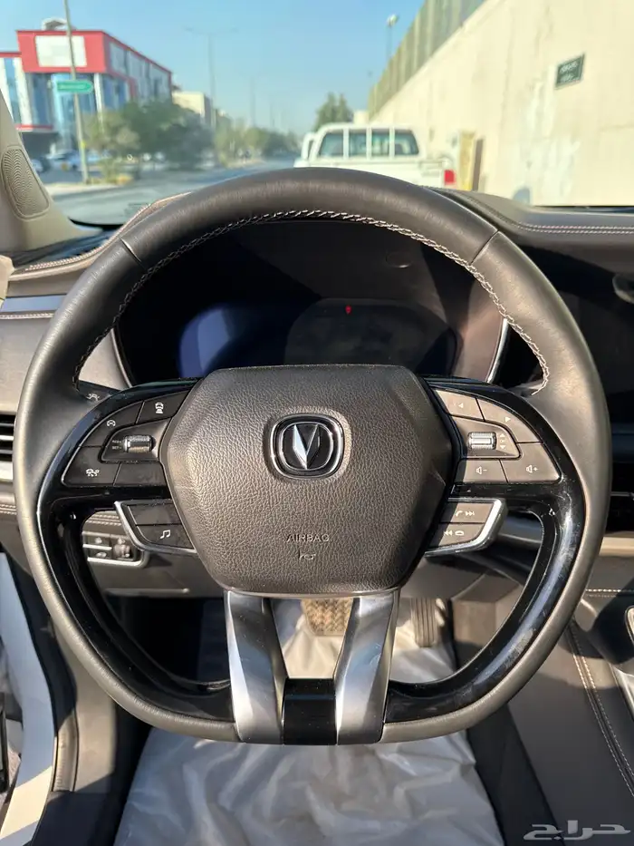 شانجان CS95 أبيض سقف أسود رويال السوم 47 17