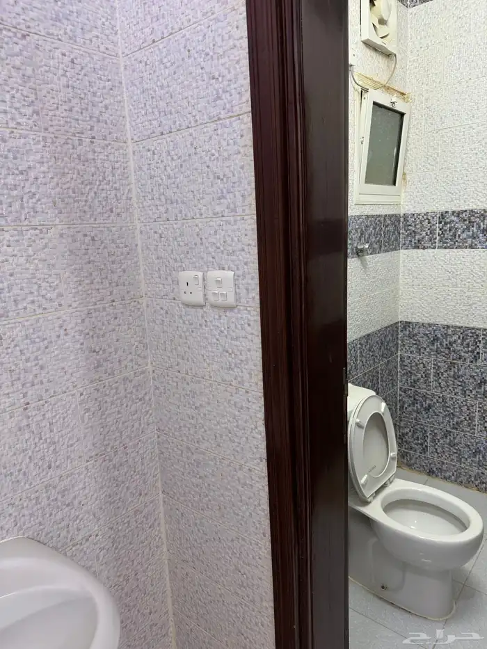 شقة خمس غرف دور ارضي ومدخل خاص حي السلام 4