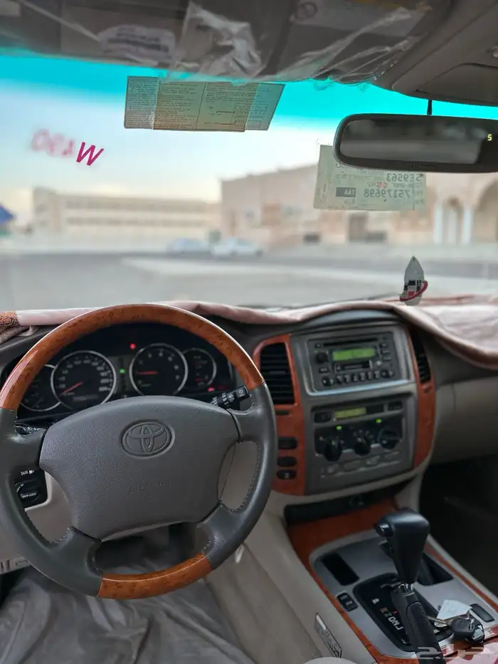 لاندكروزر 2007 مخزن 22