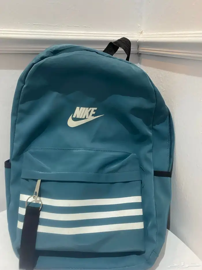 شنطة مدرسية من نايكي 0