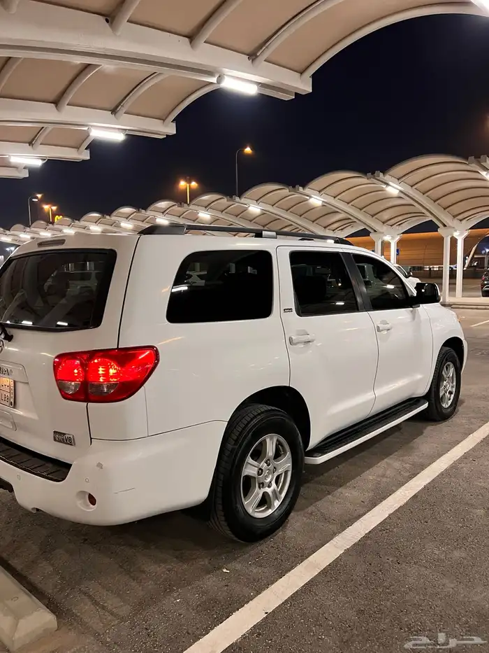 للبيع سكويا 2010 5