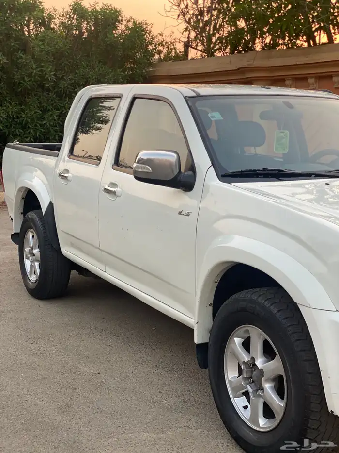 ايسوزو دي ماكس 2008 LS نظيف جدا 7