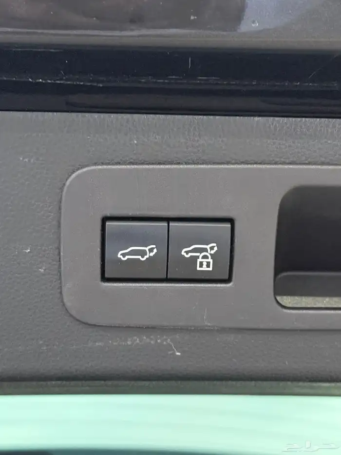 للبيع لكزس 2022 بي بي اسود سعودي 12