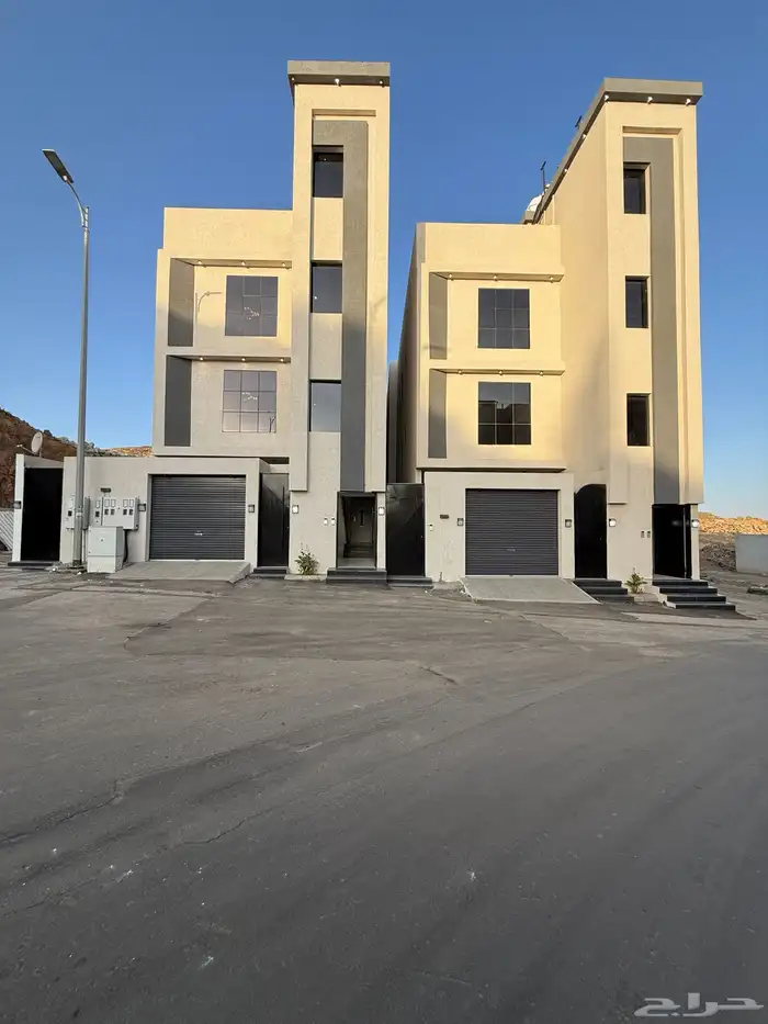 للبيع شقق علويه بسطح خاص بموقع مميز ب درة المحاله ابها 0