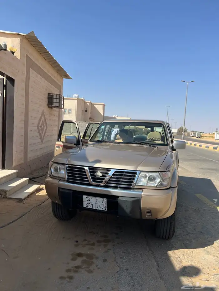 نيسانسوبر سفاري باترول للبيع لون ذهبي 2
