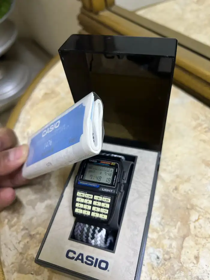 ساعه كاسيو عمرها 39 سنه .. بكامل الملحقات بدون السوار 1