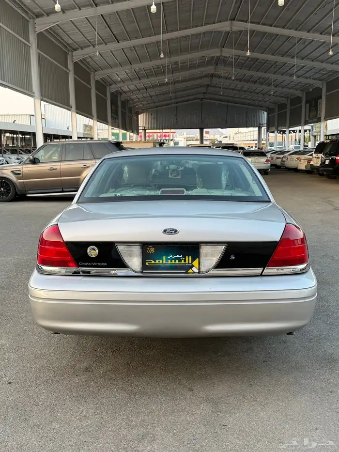للبيع فورد فكتوريا 2011 نظيف شرط 7