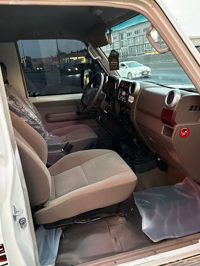 ربع تويوتا مخزن 4