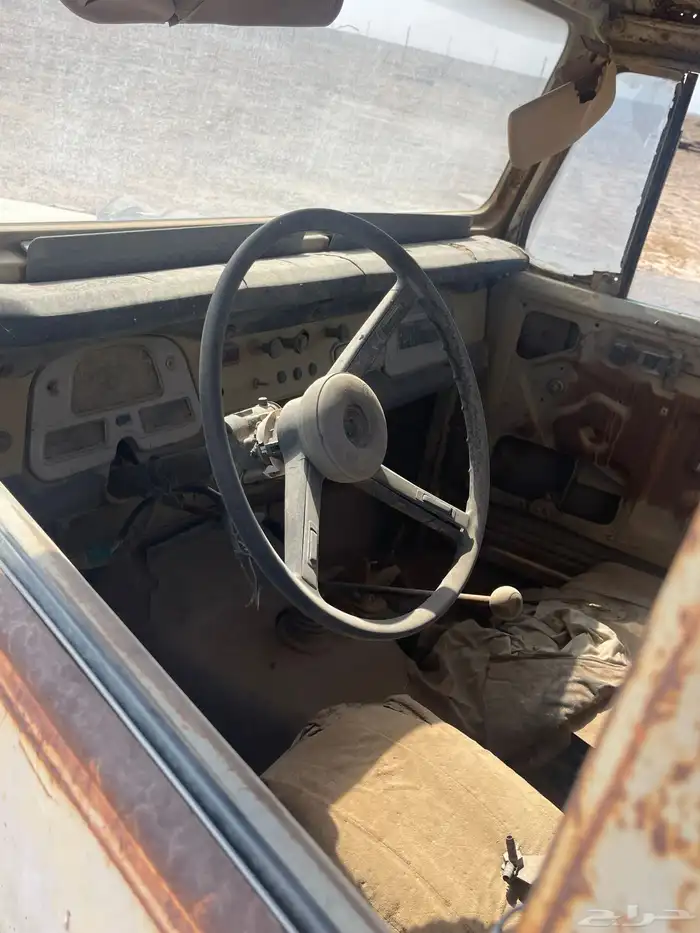 للبيع جيب شاص قديم كل شي موجود فيه 2