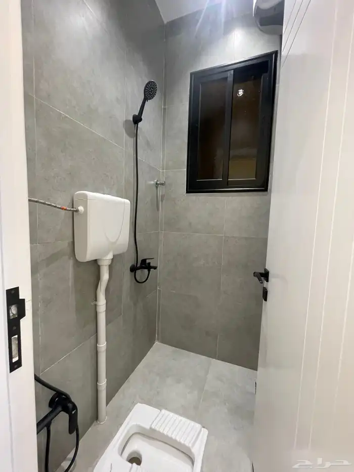 للبيع شقه دور ارضى بحوش وبايكه من 600 الف مقابل نادى ضمك 7