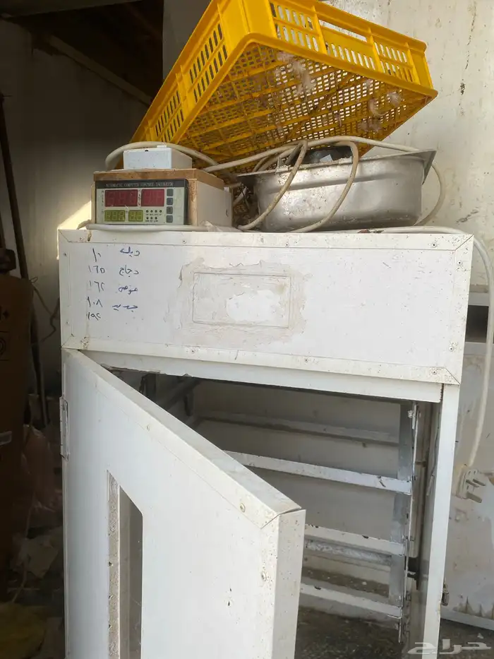 فقاسة أتوماتيك 3