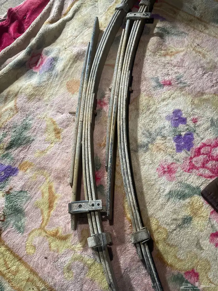 سست وقطع هايلوكس ومسجلات وشمعات 9