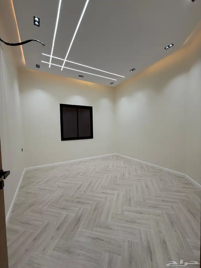 للبيع شقق ارضيه ببايكة سيارة وشقق علويه بمصعد ف حي الموسي 16