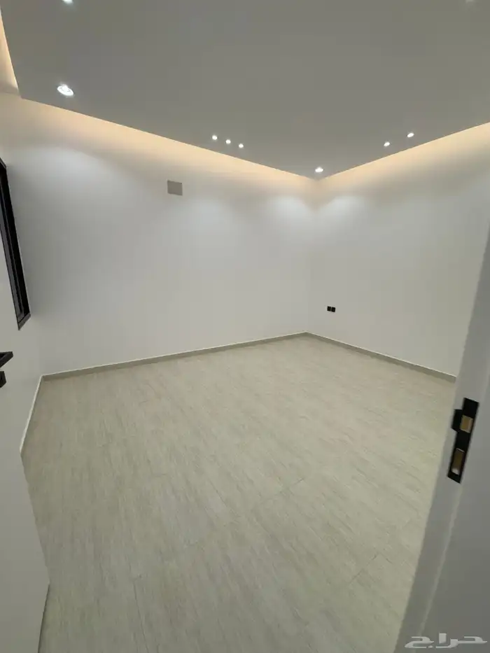 للبيع بأحد رفيده روف علوي دور ثاني مع ملحق مدخل مستقل 21