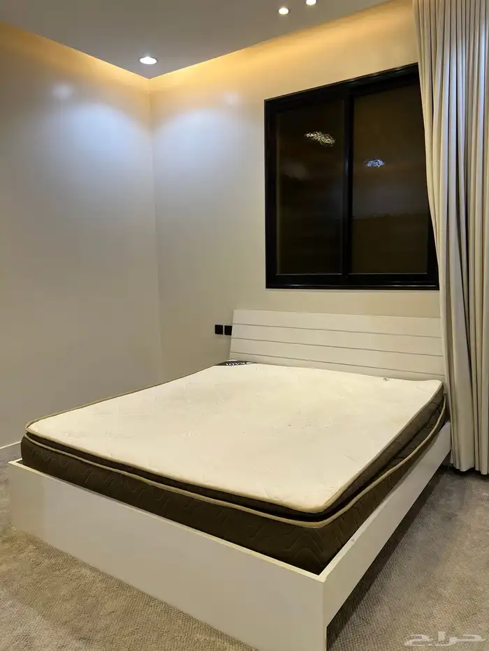 غرفة نوم سرير مع دولاب  سرير طفل استخدام نظيف 1