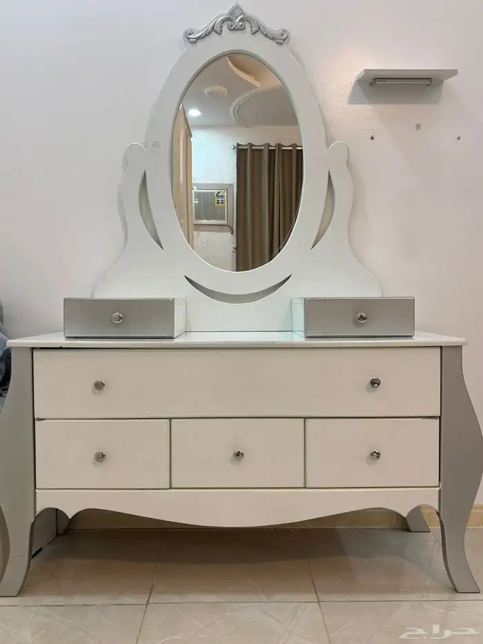 غرفة نوم كلاسيكية 0