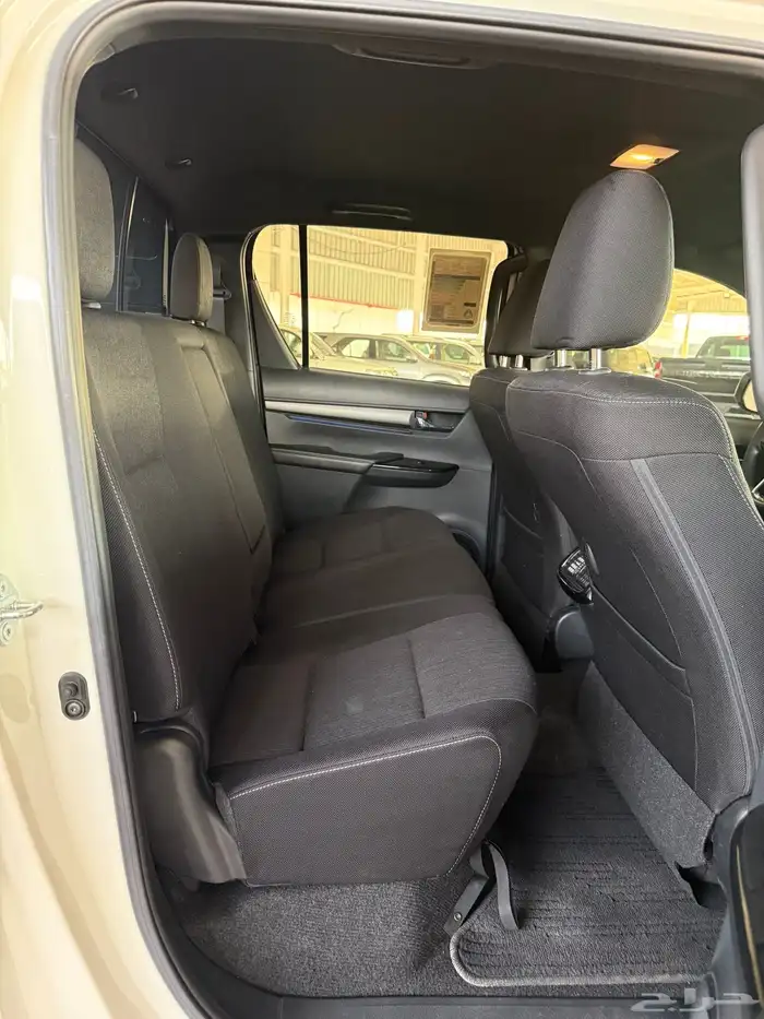 تويوتا هايلوكس دفنشر 6 سلندر موديل 2021 36