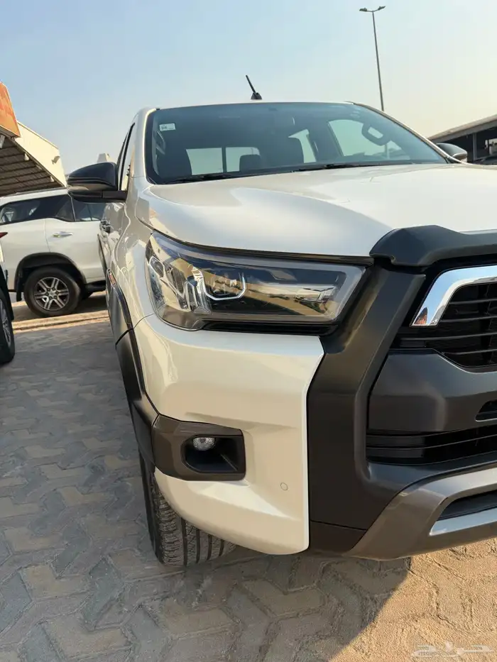 تويوتا هايلوكس دفنشر 6 سلندر موديل 2021 15