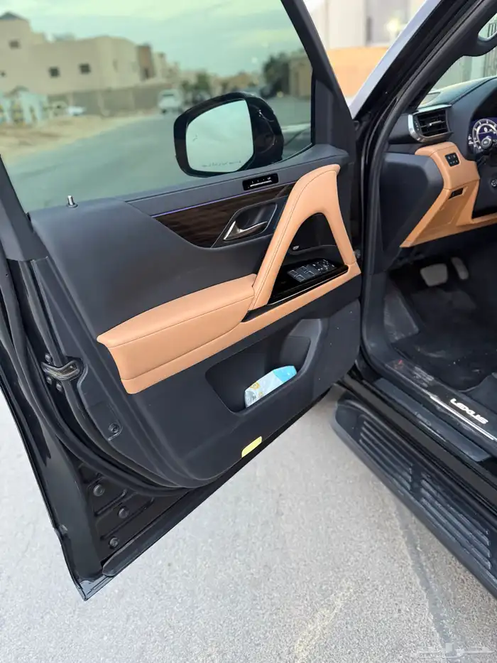 للبيع لكزس 2022 بي بي اسود سعودي 20