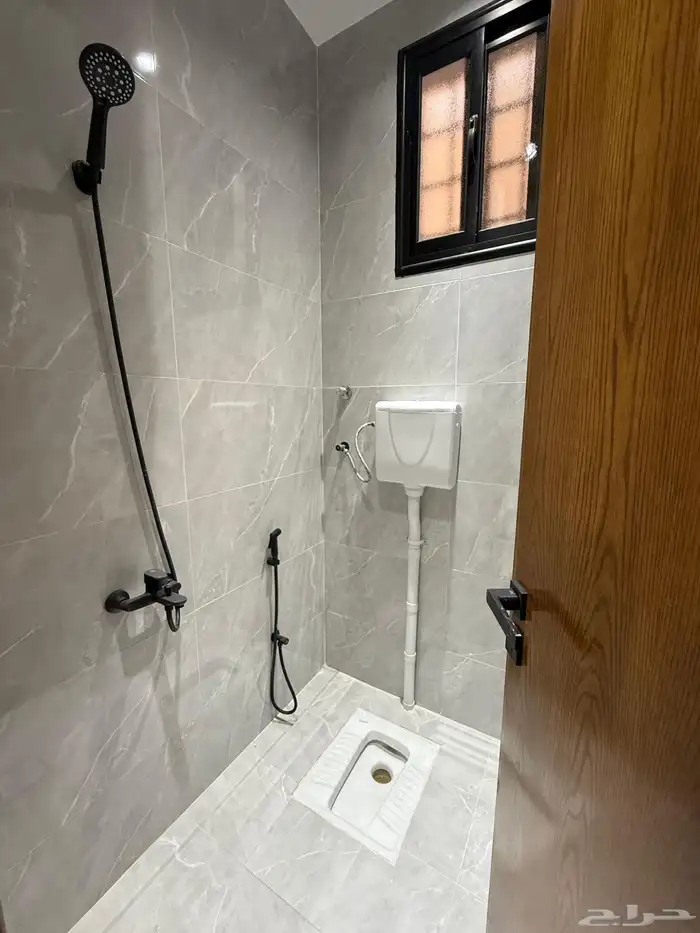 للبيع شقق ارضيه ببايكة سيارة وشقق علويه بمصعد ف حي الموسي 29