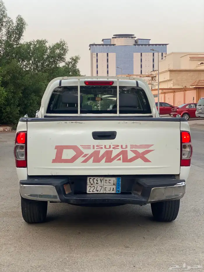 ايسوزو دي ماكس 2008 LS نظيف جدا 9