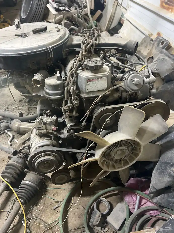 للبيع مكينه على شرط كرسيده وتركب على هايلكس 1