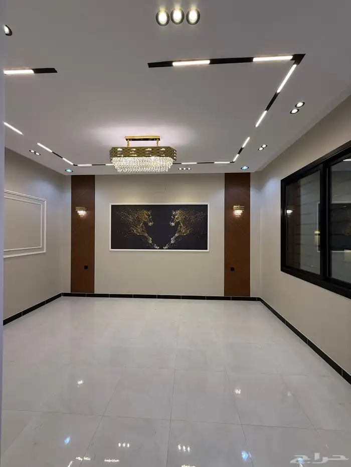 للبيع شقه دور ارضى بحوش بموقع مكتمل الخدمات بحى الموسى 4